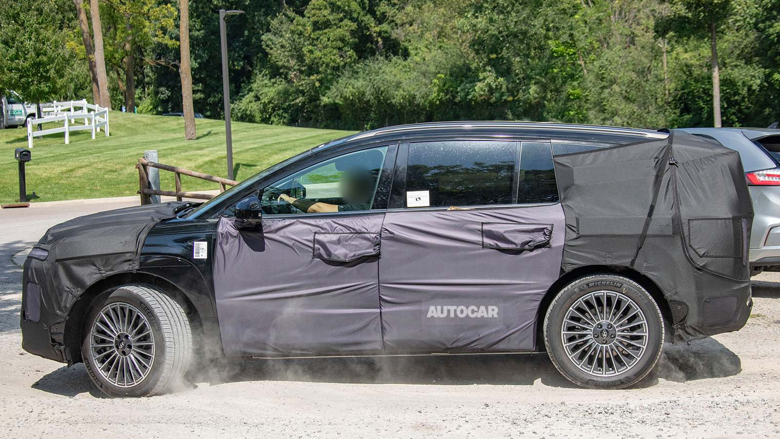 Hyundai Ioniq 9 Due In 2025 With 349 Mile Range And Up To 641bhp Move Hyundai Ioniq 9 Due In 2025 With 349 Mile Range And Up To 641bhp Move